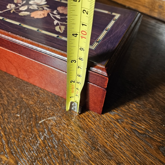 Floral Inlay Wooden Jewlery Box. - Picture 10 of 11